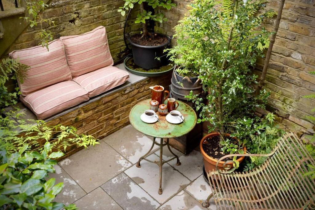 Kings Cross, Self-Contained House & Private Garden Vila Londres Exterior foto